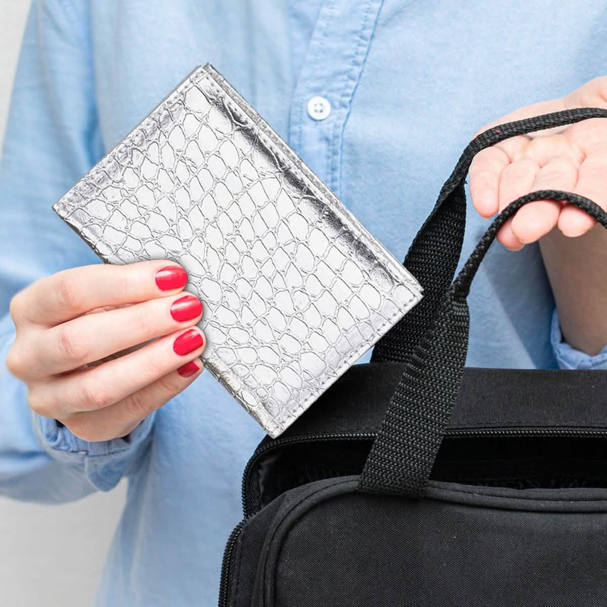2er-Pack: Impfpass-Schutzhülle aus künstlichem Krokodilleder mit Strass für CDC-Impfkarte und Reisepass