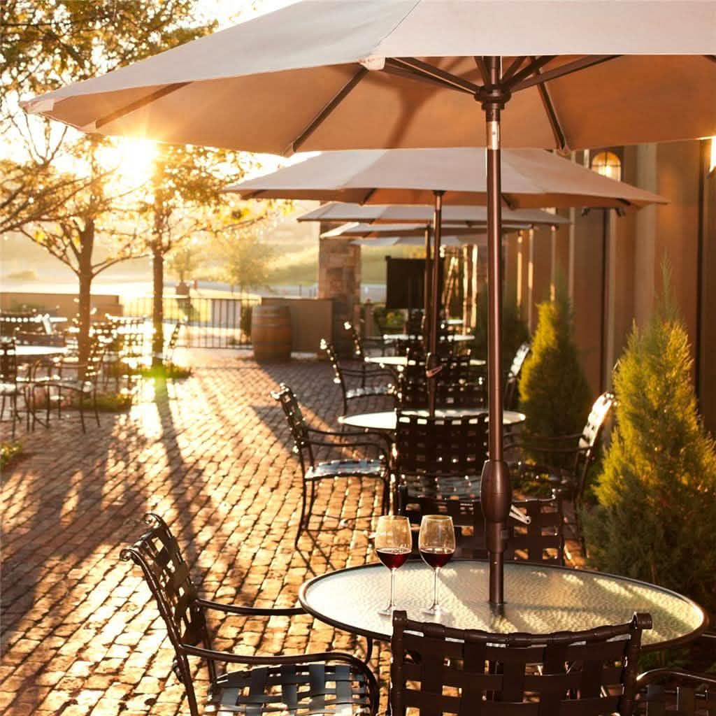 9 Fuß großer Marktschirm und Terrassenschirm mit Tisch