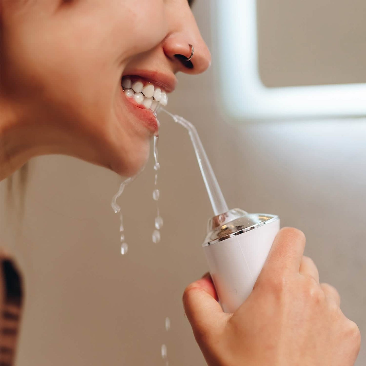 Professioneller kabelloser wiederaufladbarer Munddusche mit 3 Modi, Zahnreiniger, Zahnspangenreiniger