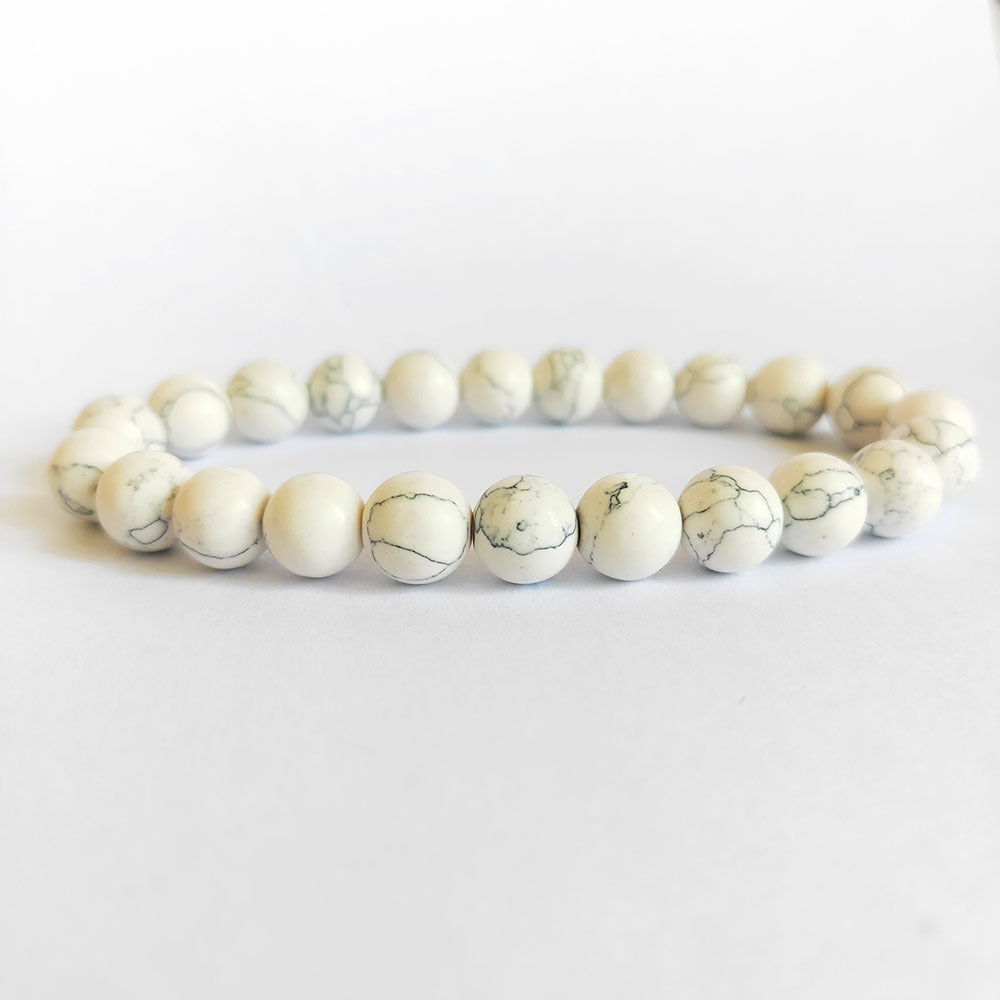 Armbänder aus Natursteinperlen