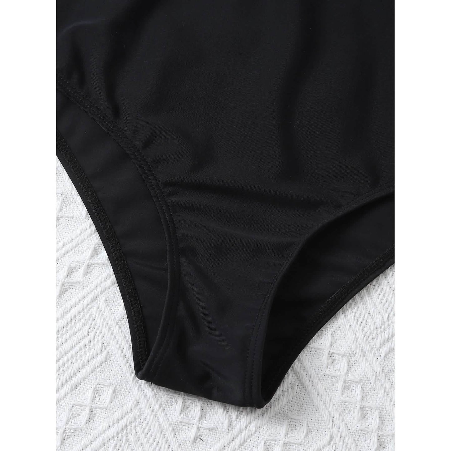 Bikini-Set mit Blattprint, Taschentuchsaum und hoher Taille