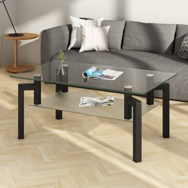 Rechteckiger Couchtisch aus Glas mit Beinen aus gehärtetem Metallrohr für das Wohnzimmer