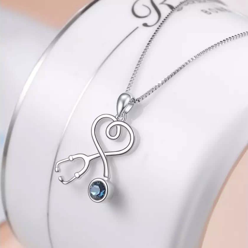 Sterlingsilber Stethoskop-Herzanhänger-Halskette mit Swarovski-Kristallen