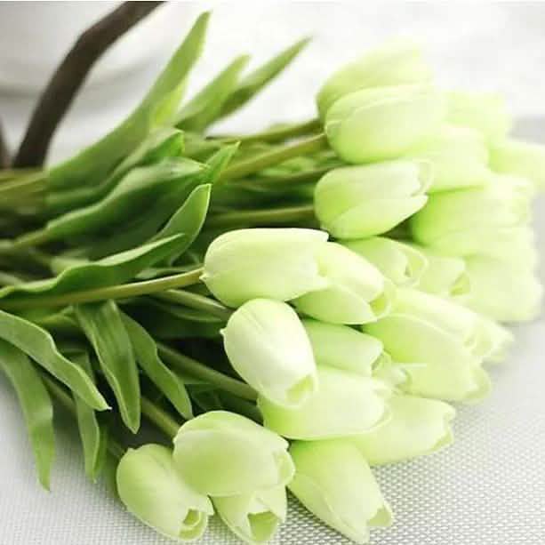 10-teilig: PU-Blumenstrauß im modernen Stil für den Tisch