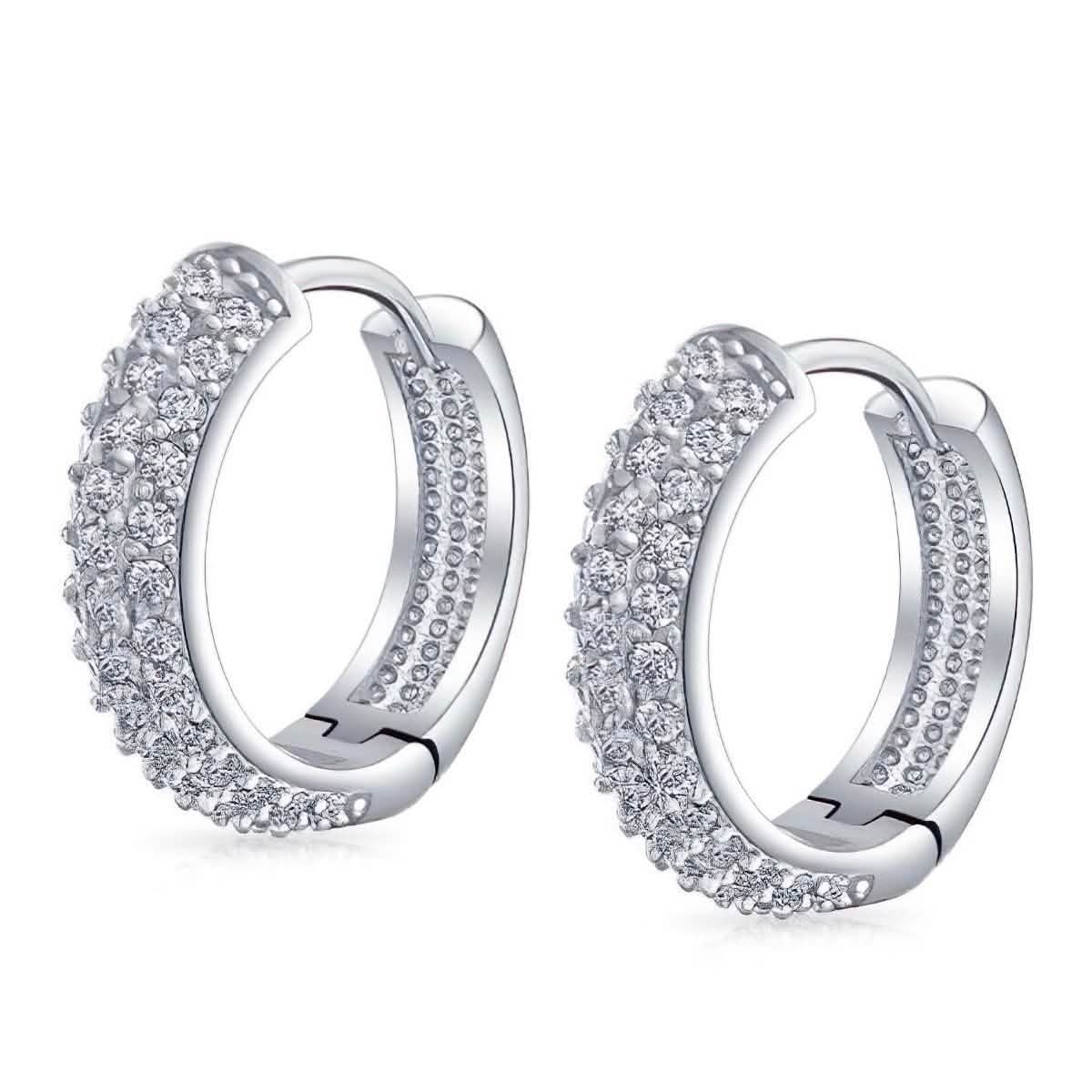 18K Weißgold Micro Pavé Petite Huggie Ohrringe