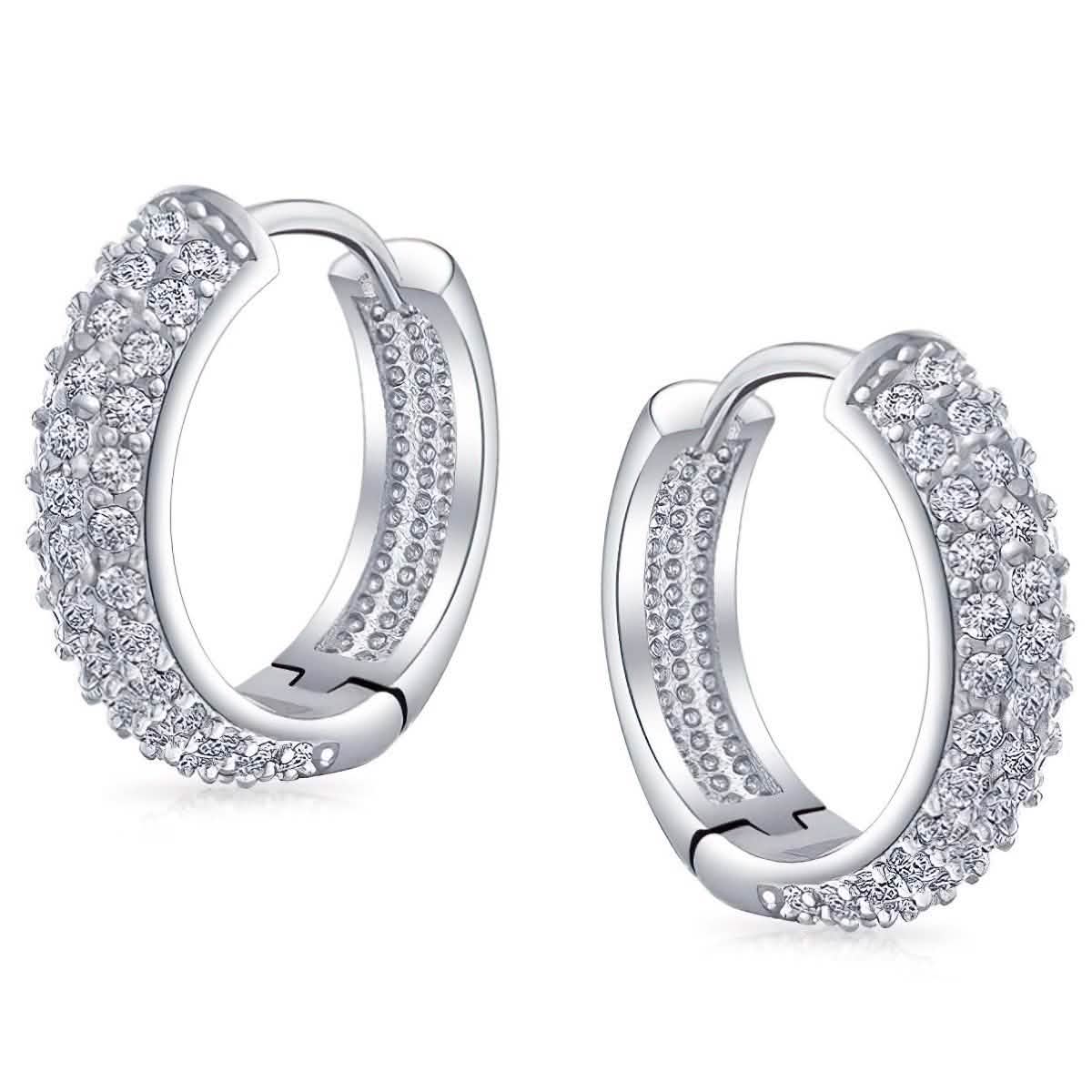 18K Weißgold Micro Pavé Petite Huggie Ohrringe