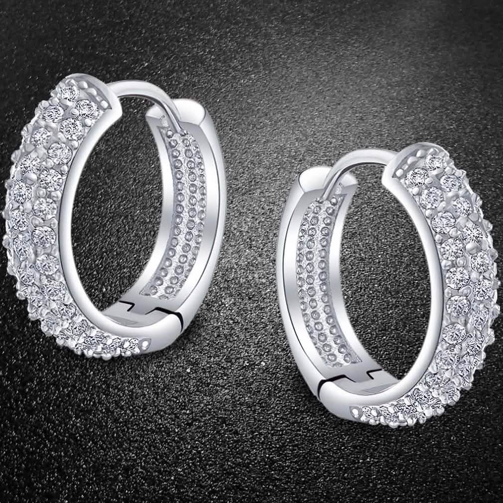 18K Weißgold Micro Pavé Petite Huggie Ohrringe