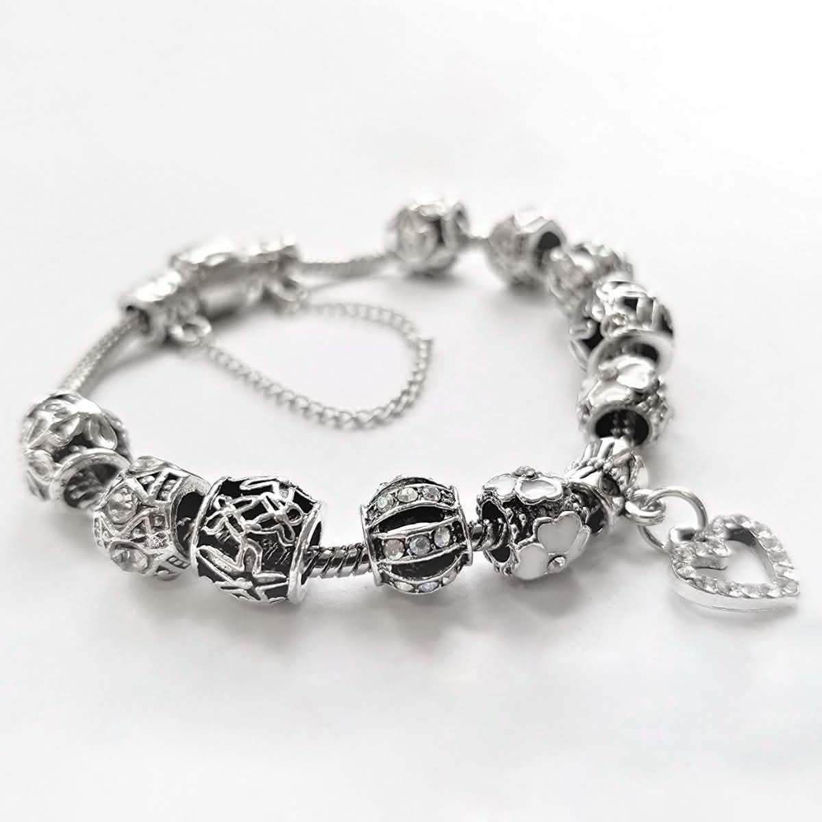 18K Weißgold plattiertes Kristallherz-Charm-Armband