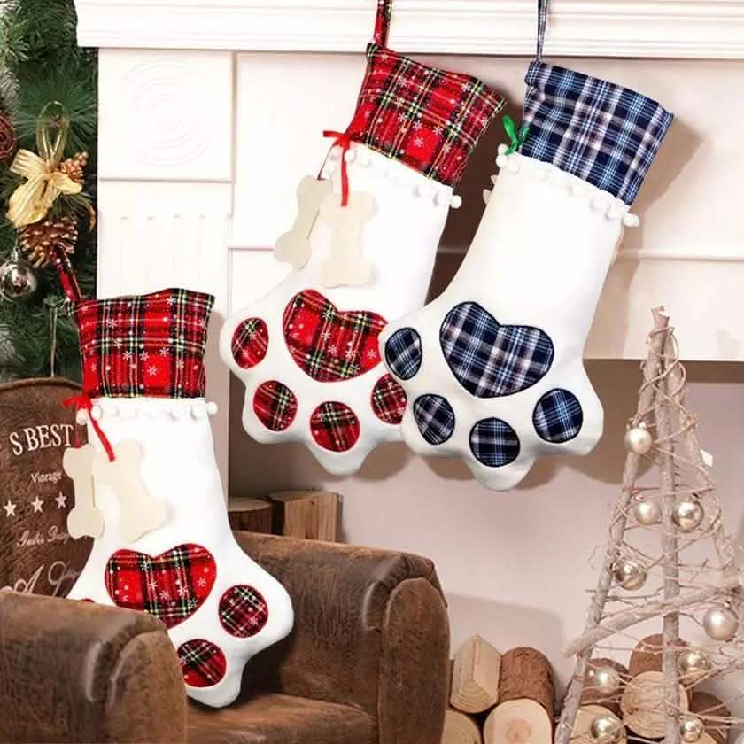 2er-Pack: Karierte Weihnachts-Haustier Socken mit Pfotenmotiv zum Aufhängen für Hunde und Katzen