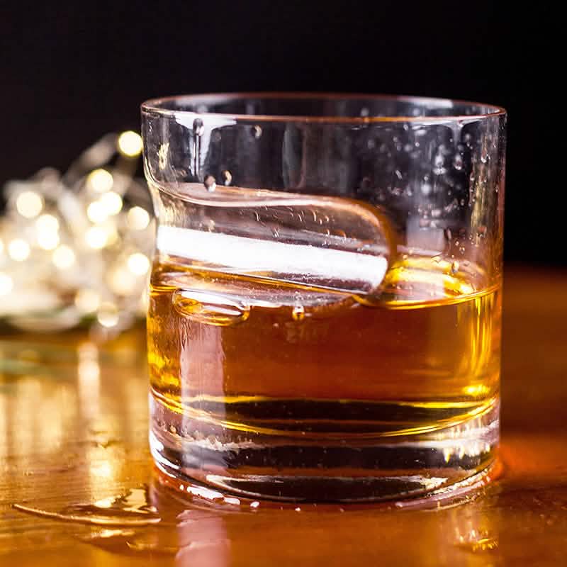 3-teiliges Set: Whiskygläser mit Zigarrenhalter und Zigarrenschneider