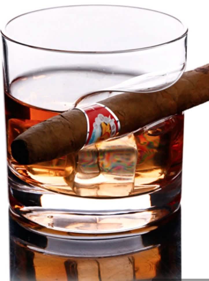 3-teiliges Set: Whiskygläser mit Zigarrenhalter und Zigarrenschneider