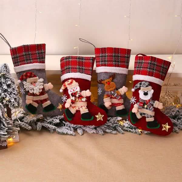 4er-Pack: Kreative Weihnachtssocken im neuen Stil mit Puppenmotiv