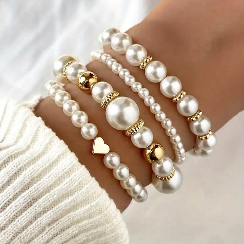 4-teilig: Elegantes weißes Set aus handgeknüpften Schmuckstücken mit Kunstperlen