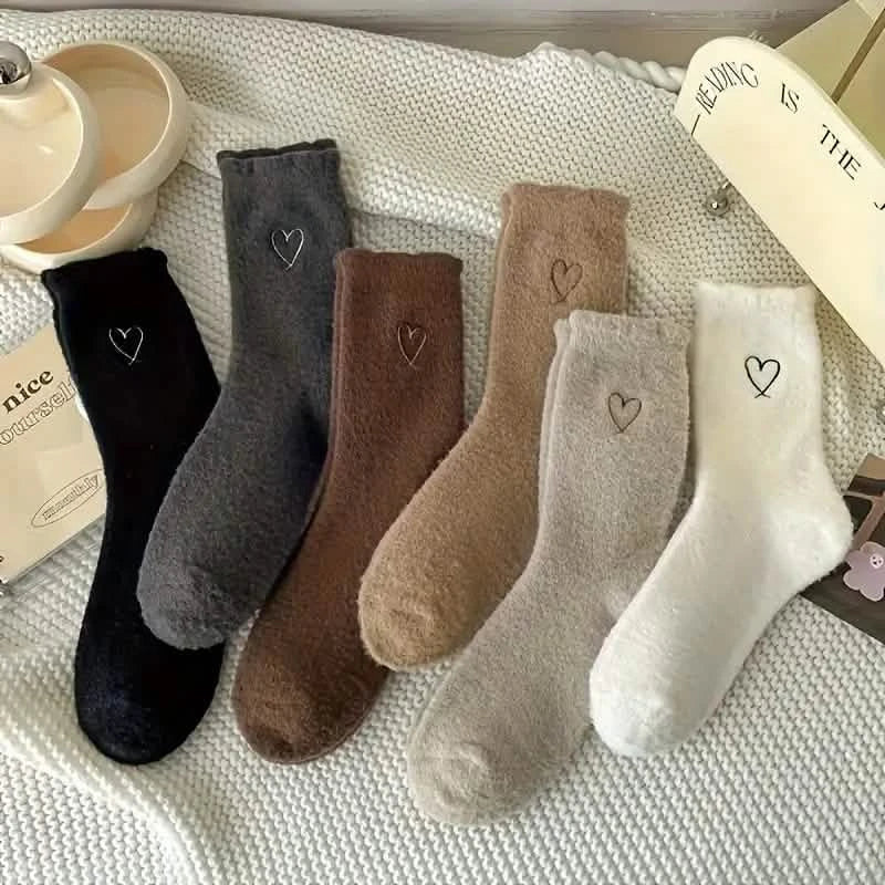 6 Paar: Ultra-bequeme flauschige Socken mit Herzstickerei, warme Damenstrümpfe und Strumpfhosen für kaltes Wetter
