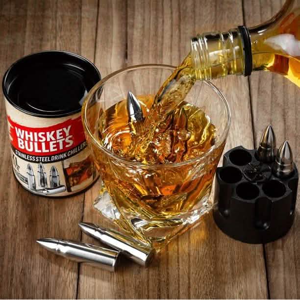 6er-Set: Whisky-Kugeln aus Edelstahl mit Ständer