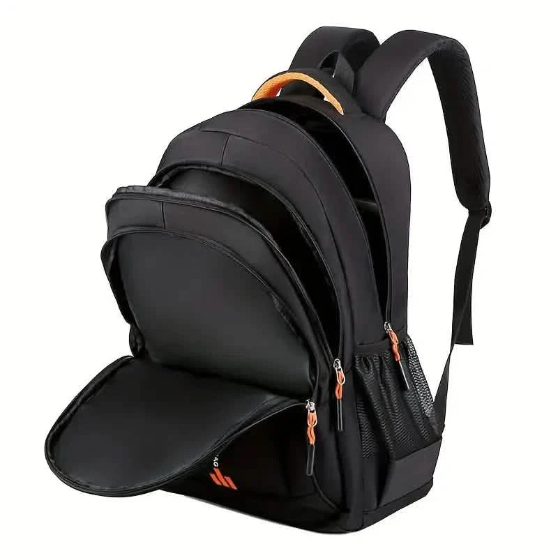 Stylischer Rucksack mit mehreren Fächern