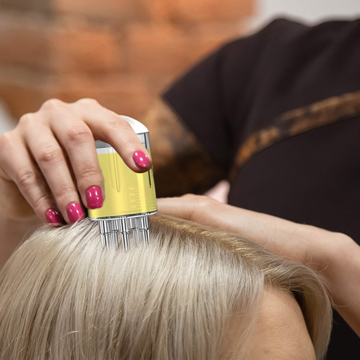 Tragbarer Haaröl-Kopfhautapplikator-Kamm-Bürste zur Haarwurzelbehandlung für Männer und Frauen