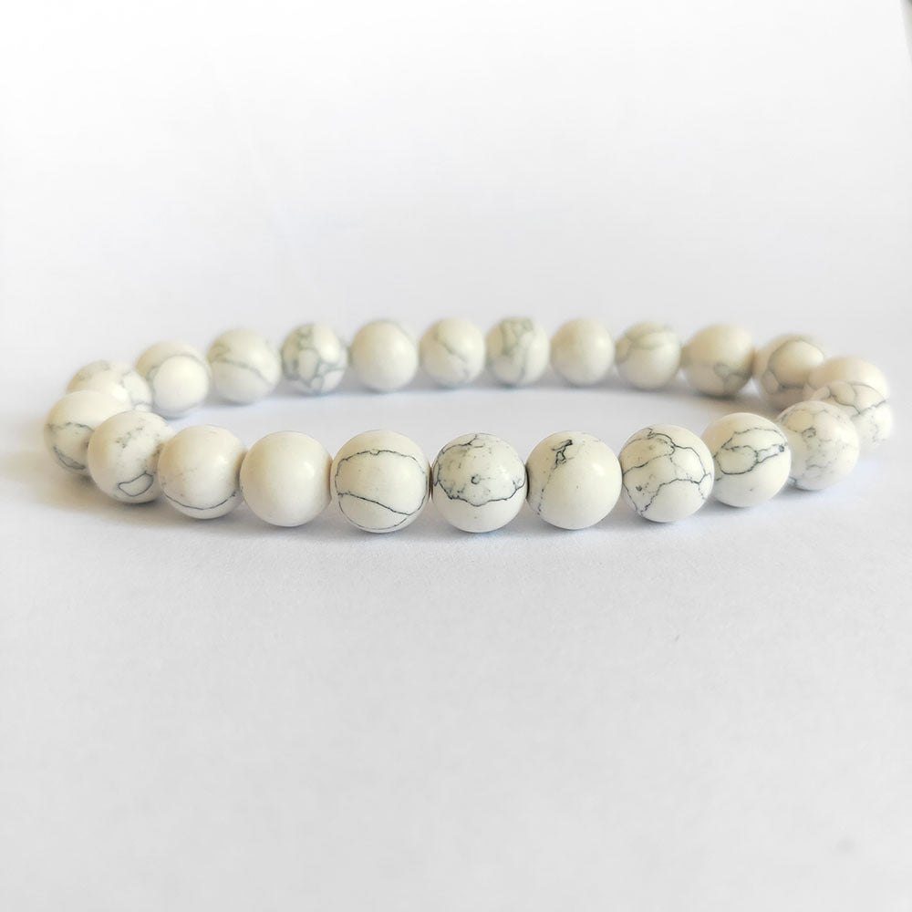 Armbänder aus Natursteinperlen