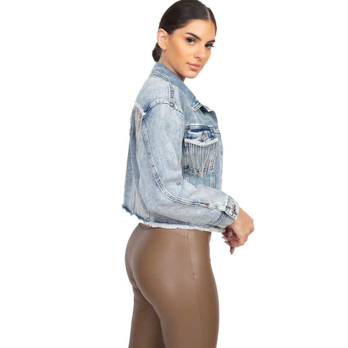 Jeansjacke mit Strasssteinen und Taschen