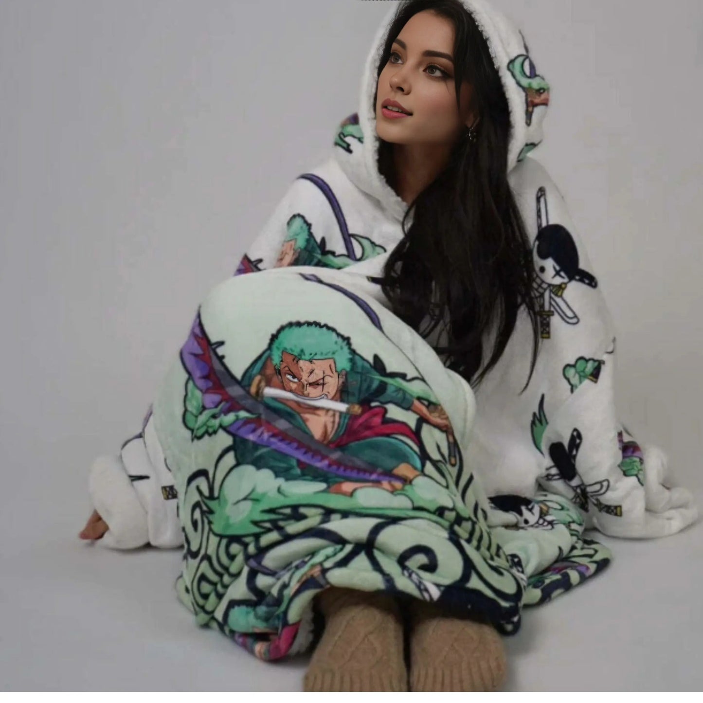 Zoro One Piece Tragbare Deckenkapuzenjacke für Kinder & Erwachsene | OLM Toys