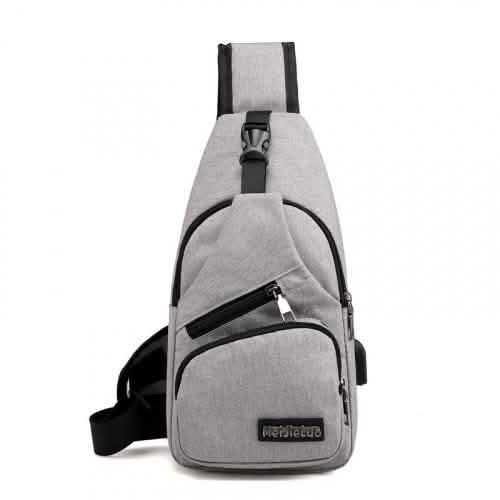 Diebstahlsicherer Sling-Rucksack mit Ladeanschluss
