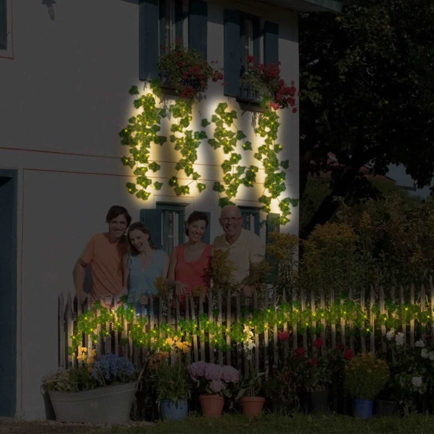 Lichterkette mit künstlichen Efeublättern