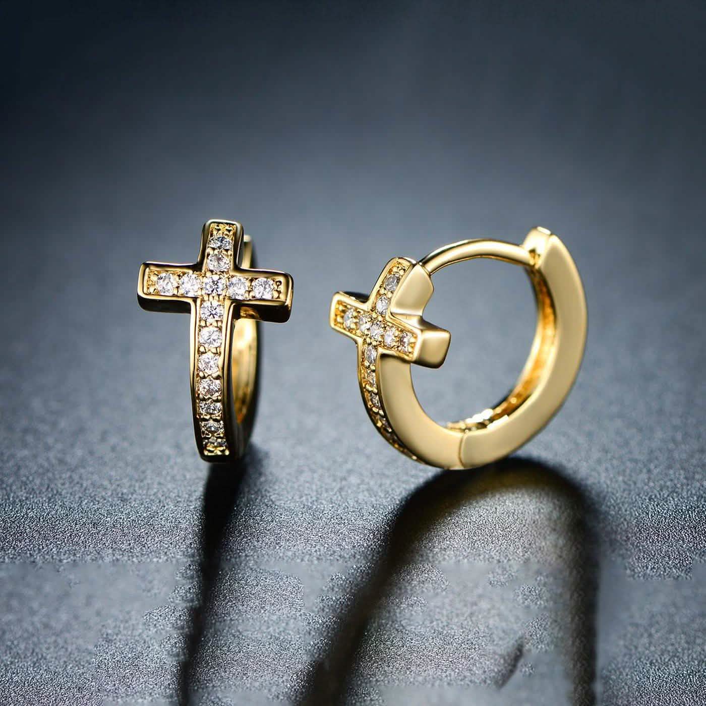 Barzel Kristall Kreuz Ohrringe mit 18K Vergoldung und Swarovski Kristallen