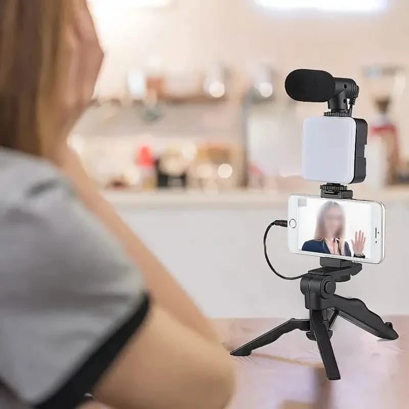 Video-Blogging-Set für Einsteiger mit 10-Zoll-Stativ, Handyhalterung und Mini-Richtmikrofon