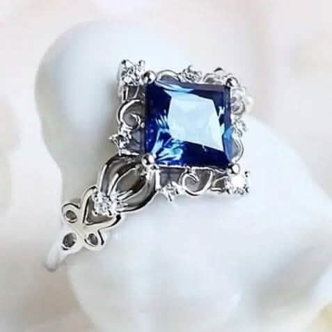 Ring mit blauen Perlen
