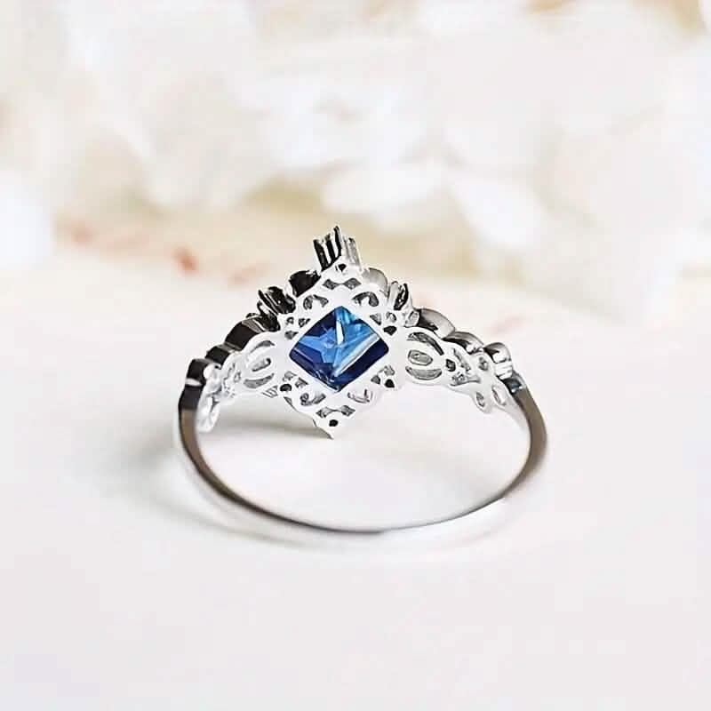 Ring mit blauen Perlen