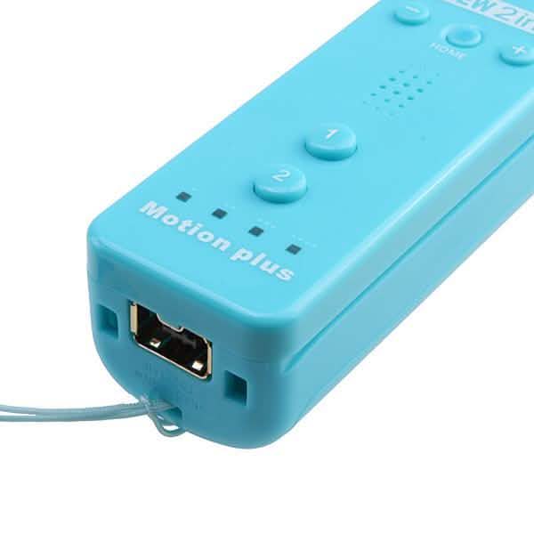 Integrierte Motion-Plus-Fernbedienung und Nunchuk-Controller für Wii