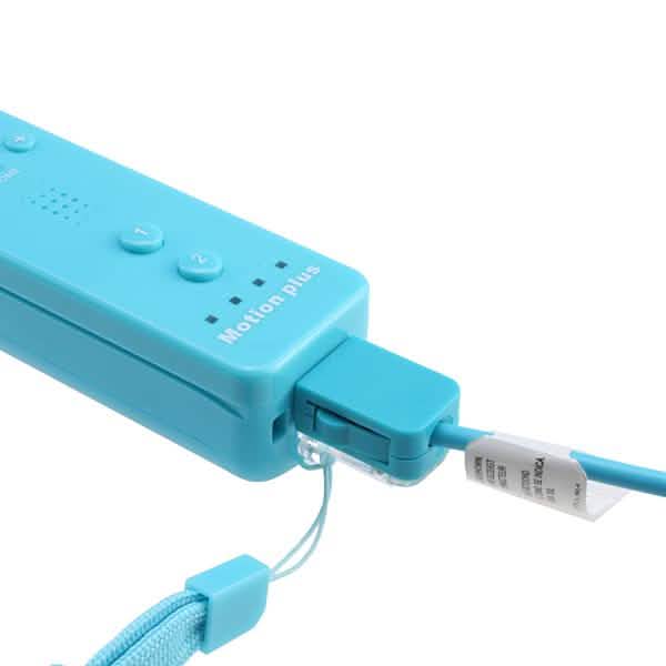 Integrierte Motion-Plus-Fernbedienung und Nunchuk-Controller für Wii