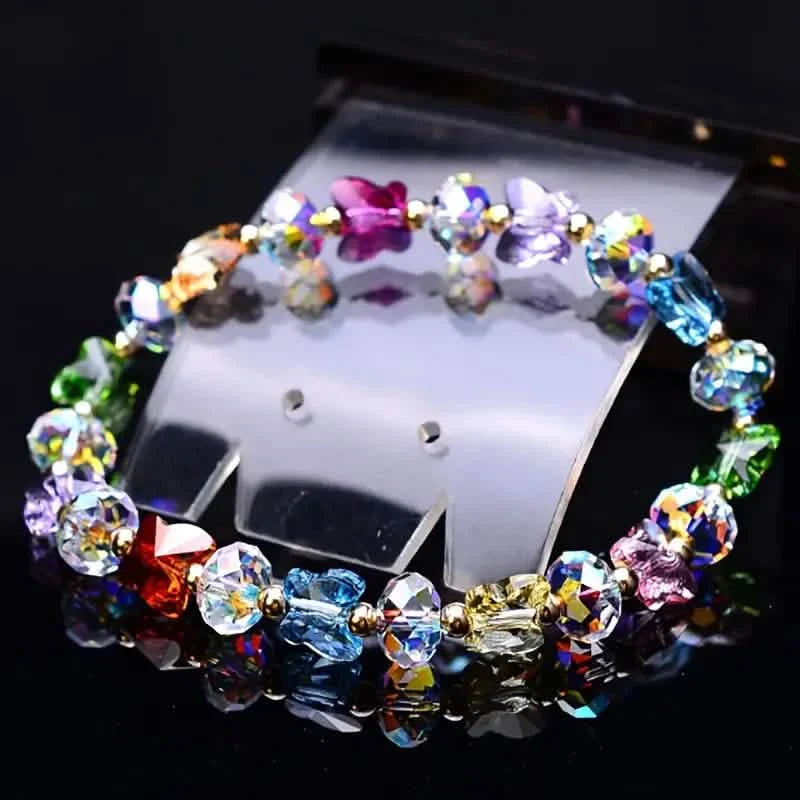 Schmetterlingsförmiges Armband mit künstlichen Kristallperlen