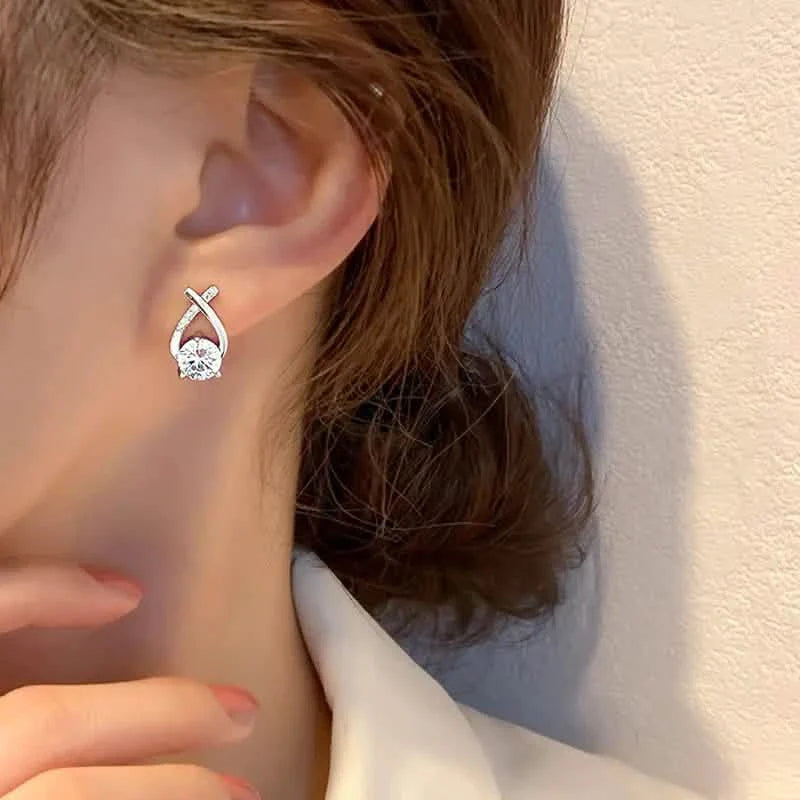 Kreativ designte Kreuzohrringe mit funkelnden Zirkonia für Damen