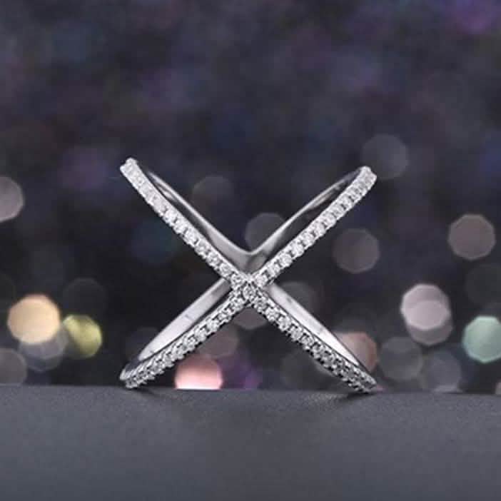 Zirkonia-Ring mit Pavé-Fassung in X-Form
