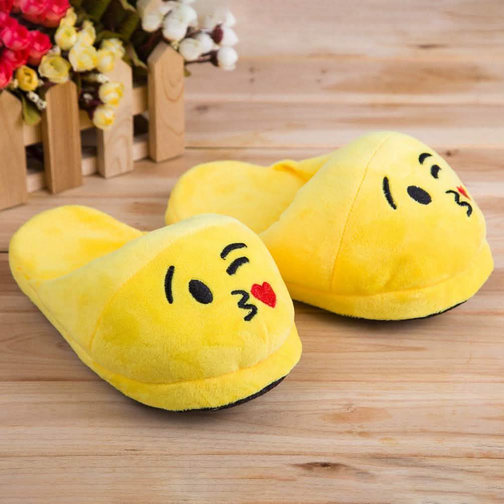 Süße und lustige Emoji Plüschhausschuhe