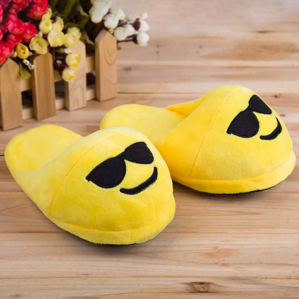 Süße und lustige Emoji Plüschhausschuhe