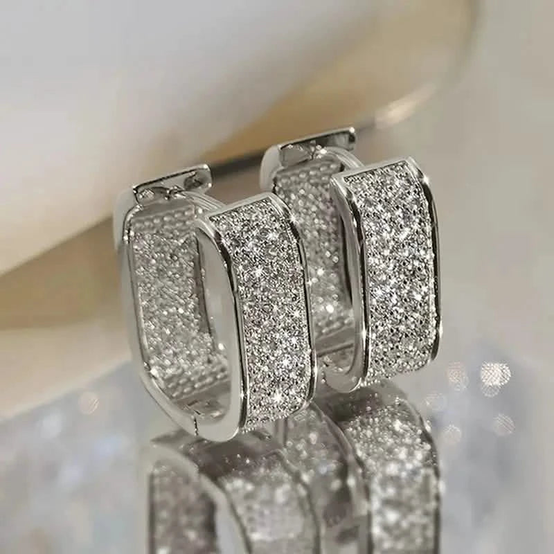 Filigrane gepflasterte CZ-Creolen, 18 Karat vergoldeter Ohrschmuck
