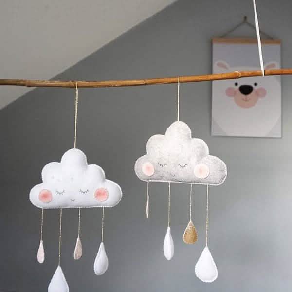 Dekorativer Wolken-Filz-Regentropfen-Anhänger