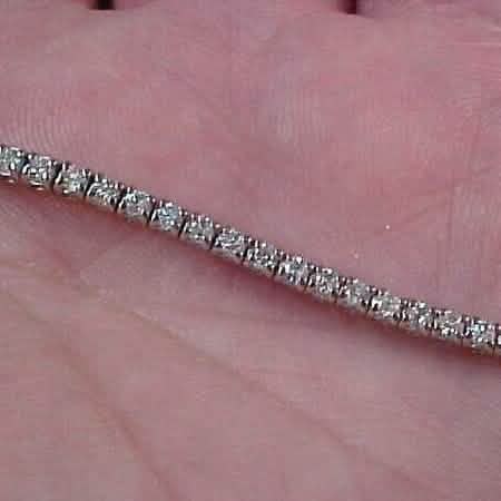 Gebrauchtes Tennisarmband, 2,10 Karat Naturdiamanten, 14K Weißgold, 17,78 cm