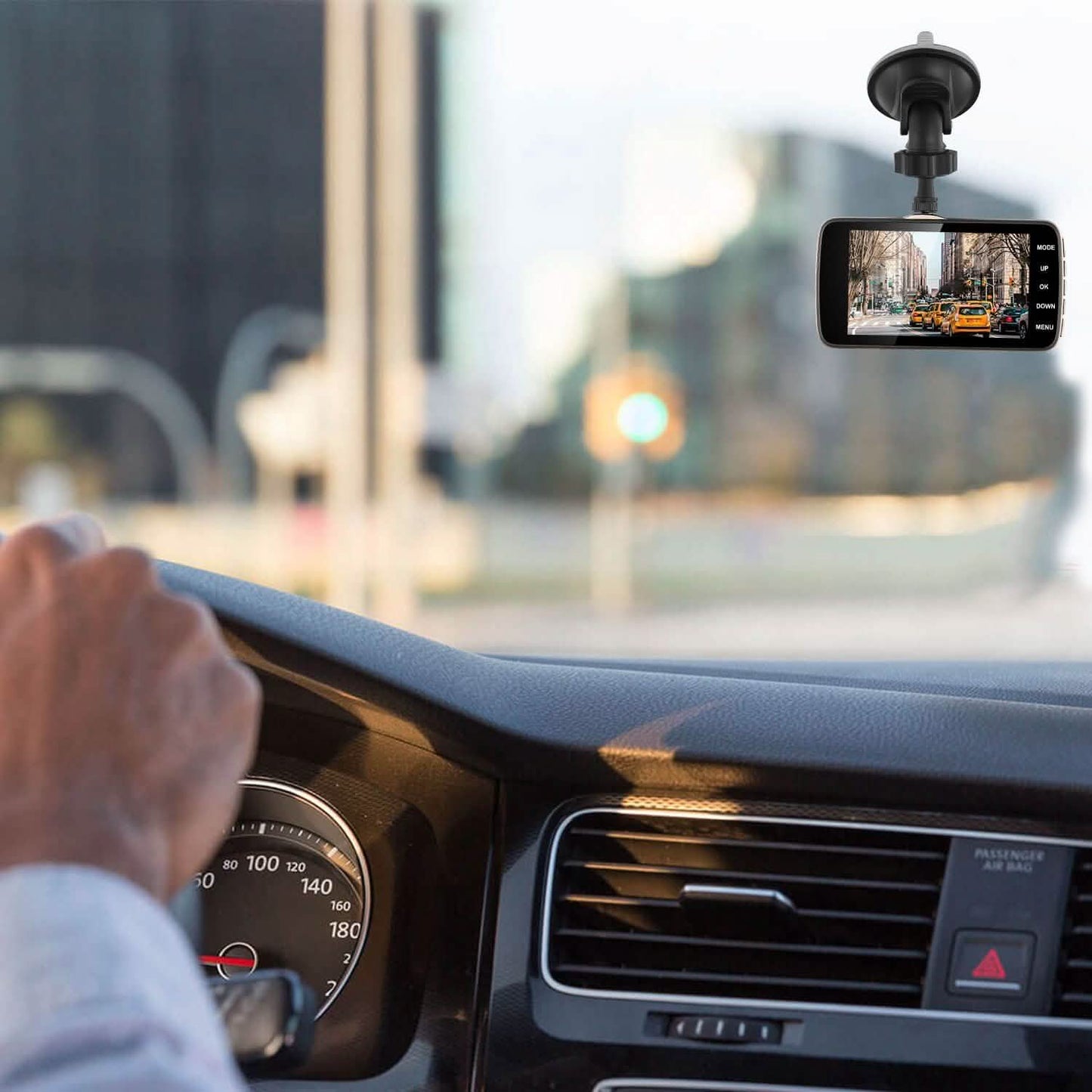 FHD 1080P Dashcam mit 4-Zoll-Bildschirm und zwei Kameras