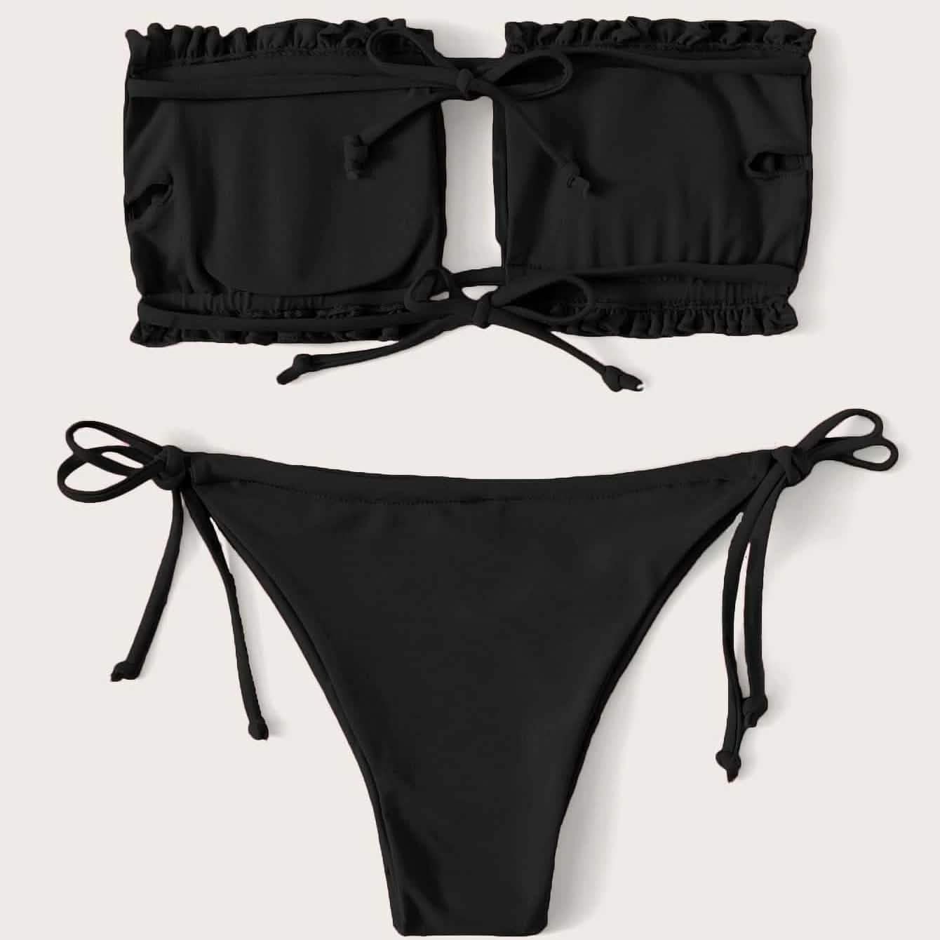 Bikini-Set mit Bandeau-Oberteil mit Rüschensaum und seitlich gebundenem Höschen