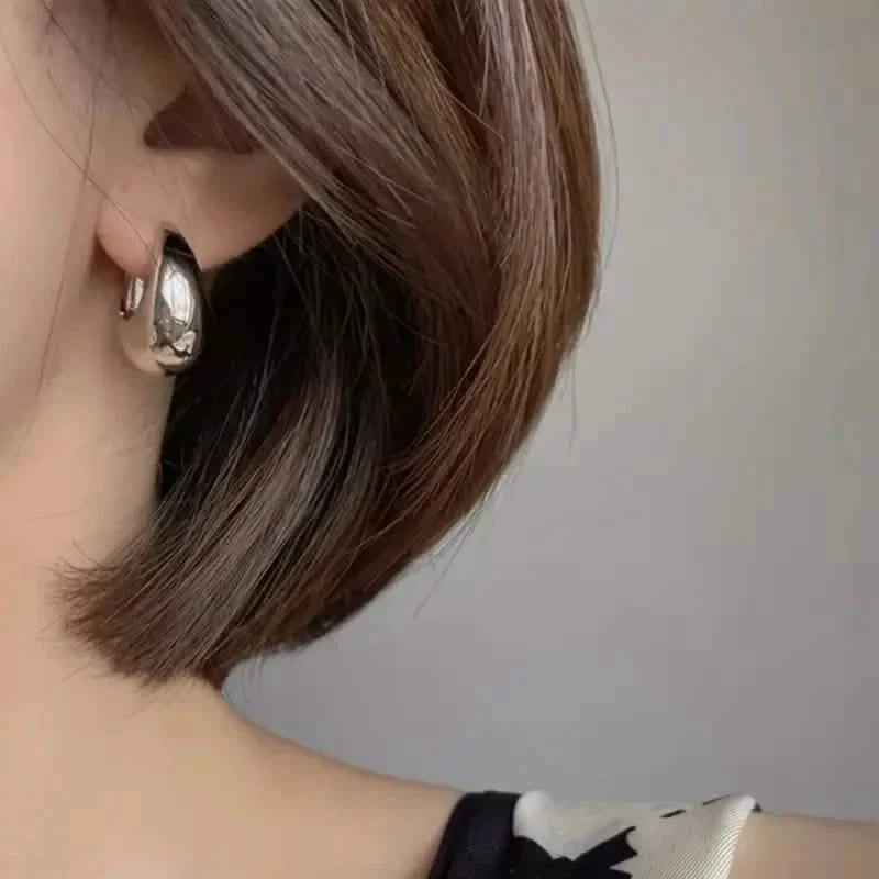 Glänzende klobige Creolen Kupfer Schmuck Vintage Eleganter Stil Weibliche Geometrische Ohrringe