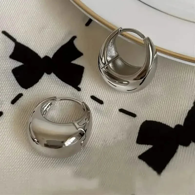 Glänzende klobige Creolen Kupfer Schmuck Vintage Eleganter Stil Weibliche Geometrische Ohrringe