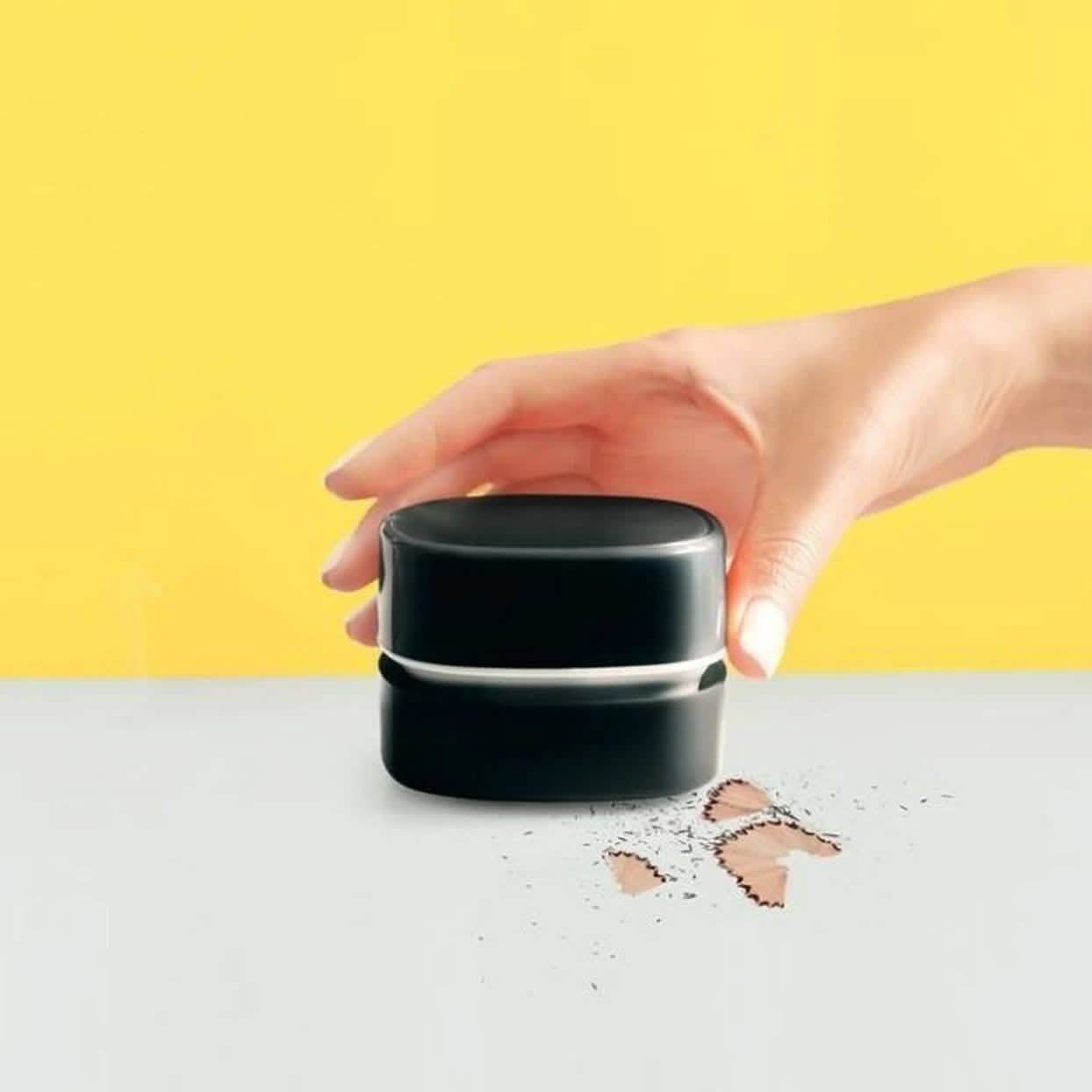 iJoy Ta-Da batteriebetriebener Mini-Tischstaubsauger