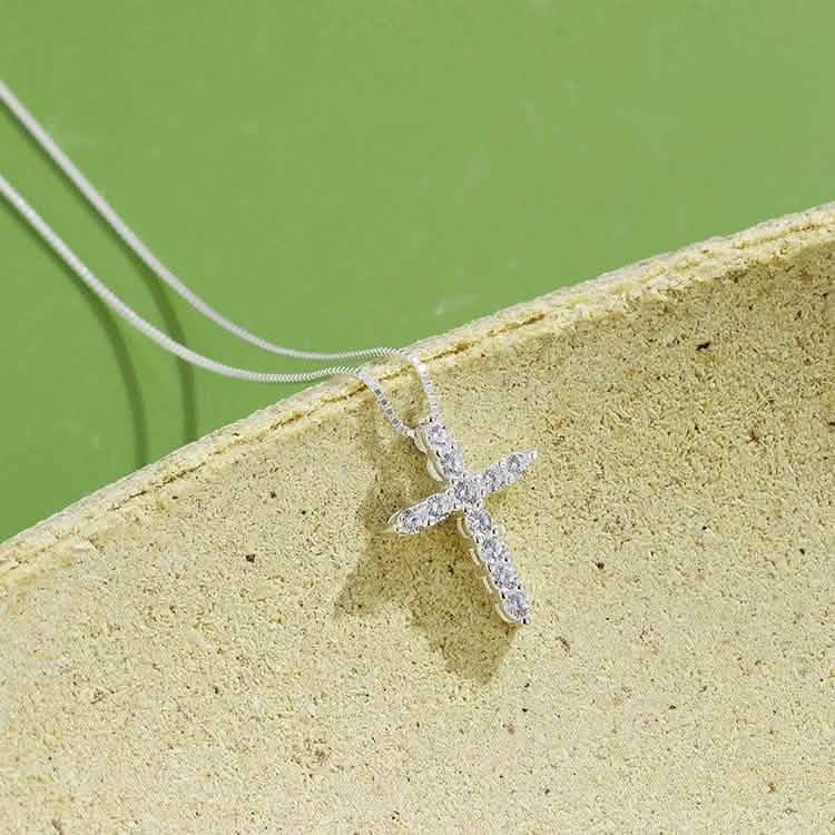 INALIS – Halskette aus 925er Sterlingsilber mit klassischem Kreuz und Zirkonia