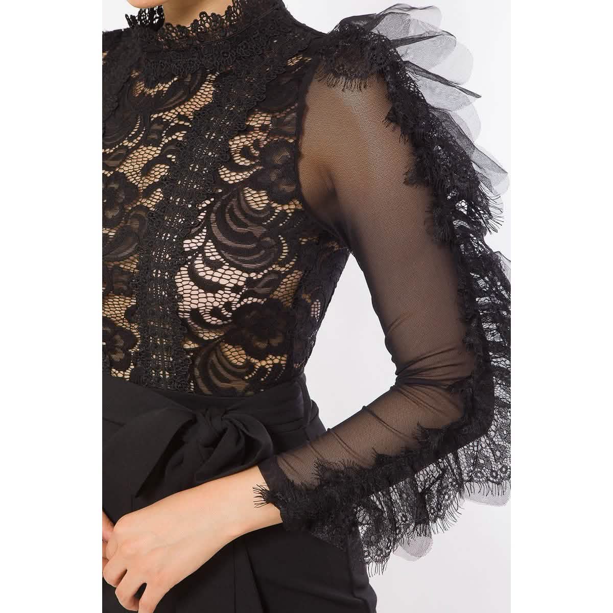 Spitzen- und Häkel-Top, detaillierter Fashion-Jumpsuit