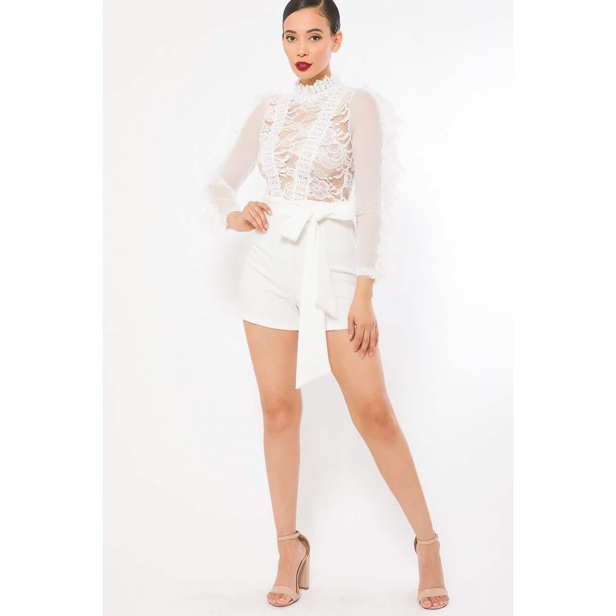 Spitzen- und Häkel-Top, detaillierter Fashion-Jumpsuit