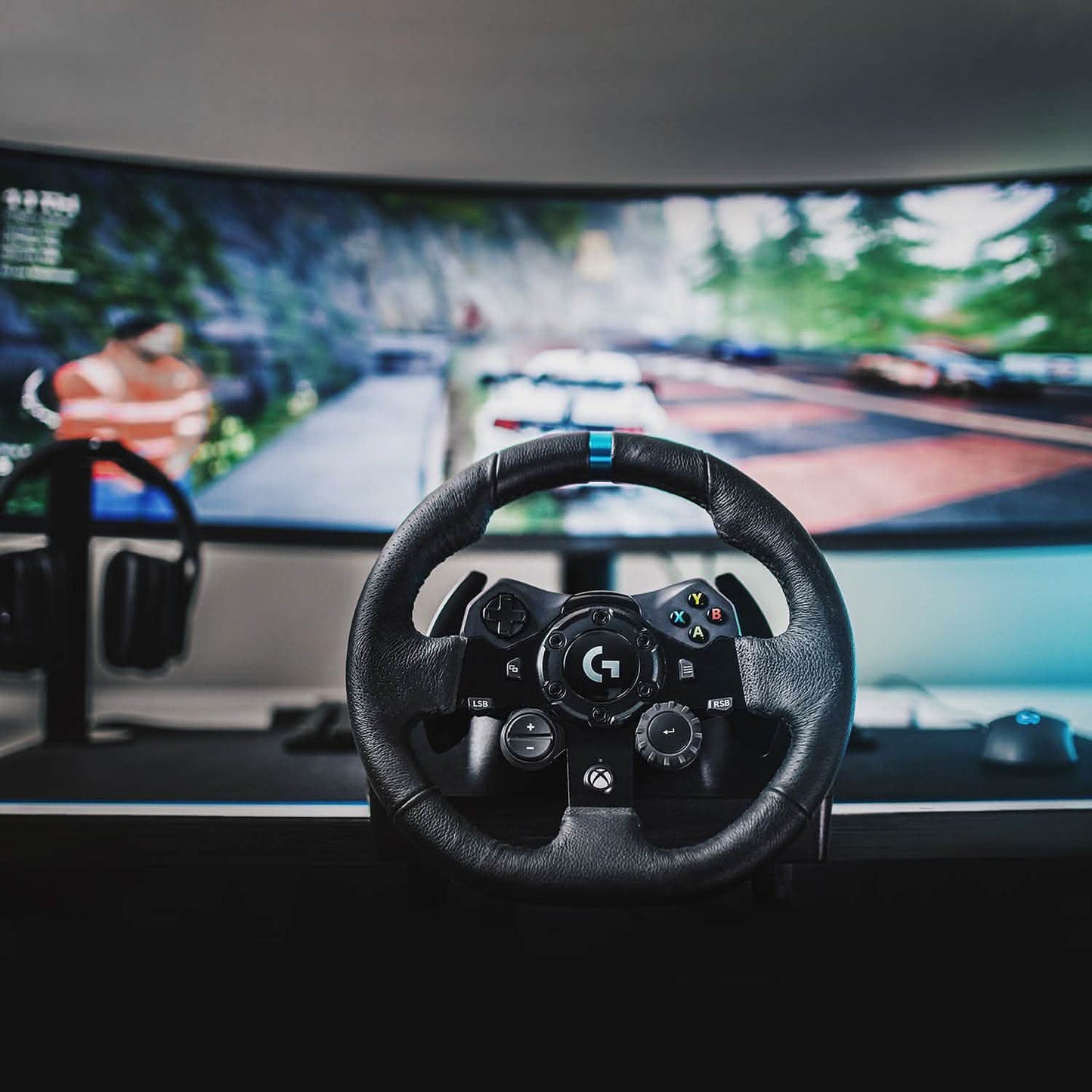 Logitech G923 Lenkrad und Pedale (Generalüberholt)