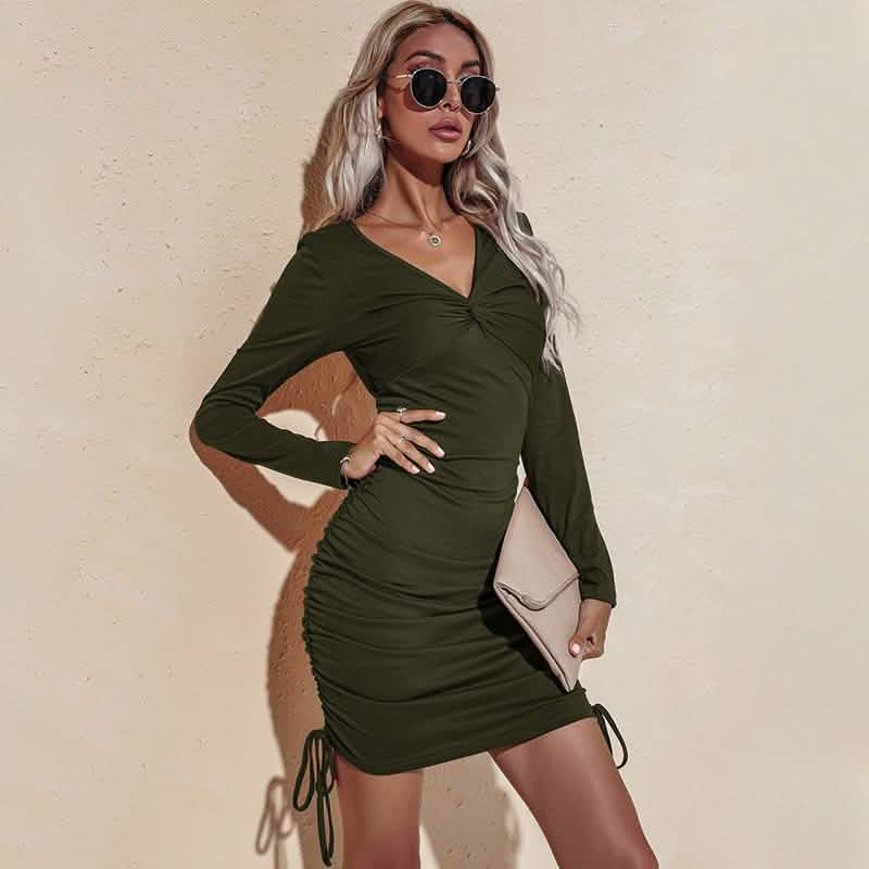 Langärmelige, tiefe, sexy, eng anliegende Bodycon-Minikleider mit Raffungen